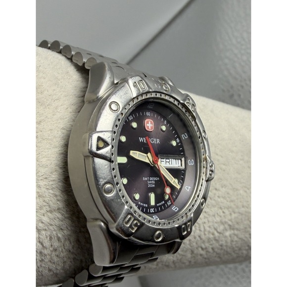 Wenger 091.0654 SMT Design Purple Dial New Battery Ladies Watch 30MM 6.25\